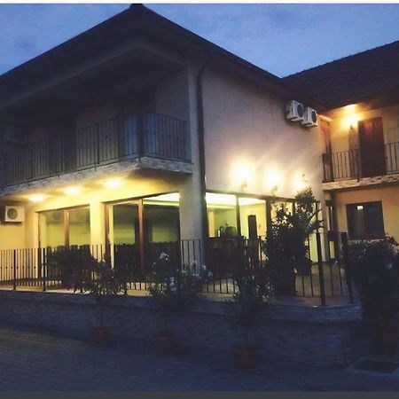 Pensiunea Mystique Arad Exterior photo